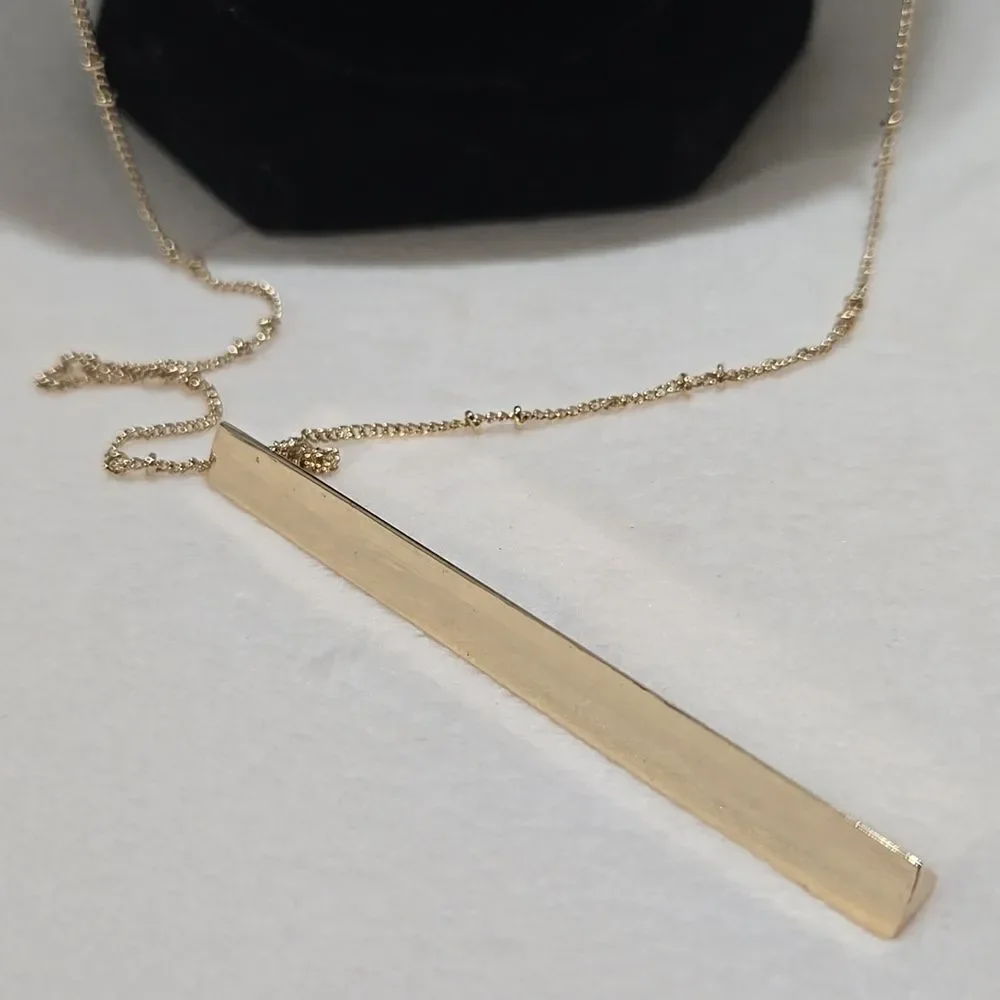 Pyramid Bar Pendant Necklace